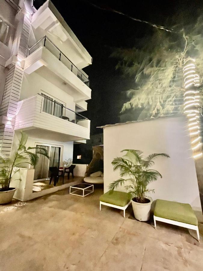 Valletta Beachside Morjim Exterior photo